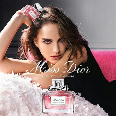 натали портман реклама dior|Натали Портман в новом видео Miss Dior Eau de Parfum.